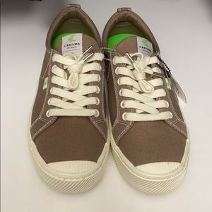 Cariuma shoes